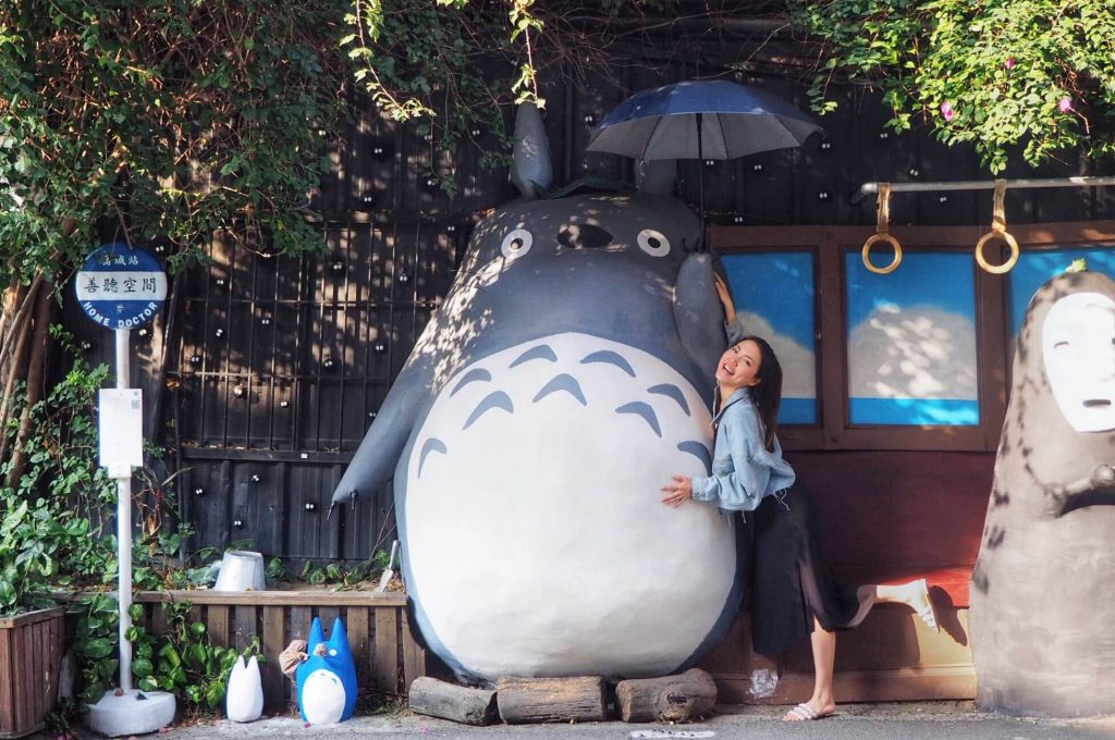 totoro bus stop taichung